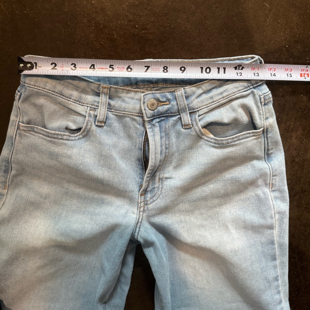 High Rise Loose Fitting Jeans - Picture 10 of 11
